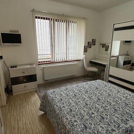 Two Bedroom Flat - Hyper Center Брюссель Экстерьер фото